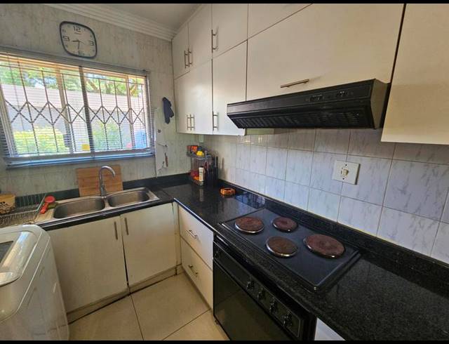3 BEDROOM SIMPLEX FOR SALE IN MORNINGSIDE